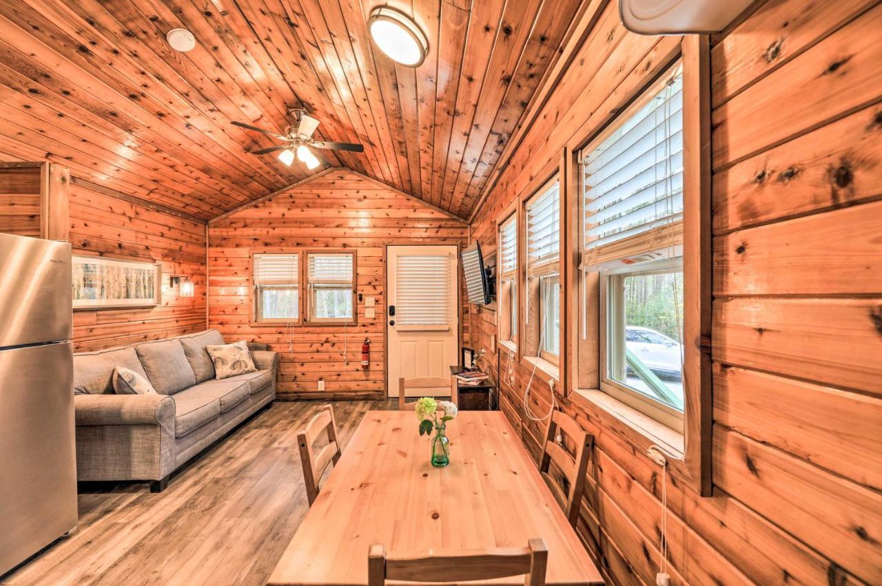 Charming New Bern Log Cabin - Pets Welcome! 외부 사진