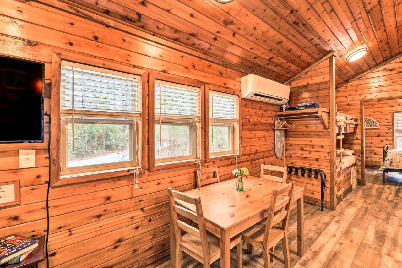 Charming New Bern Log Cabin - Pets Welcome! 외부 사진