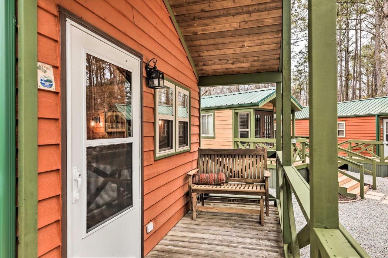 Charming New Bern Log Cabin - Pets Welcome! 외부 사진
